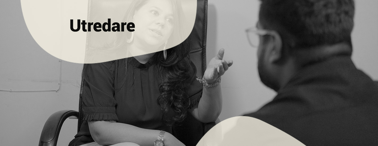 En bild i en samtalssituation med texten Utredare