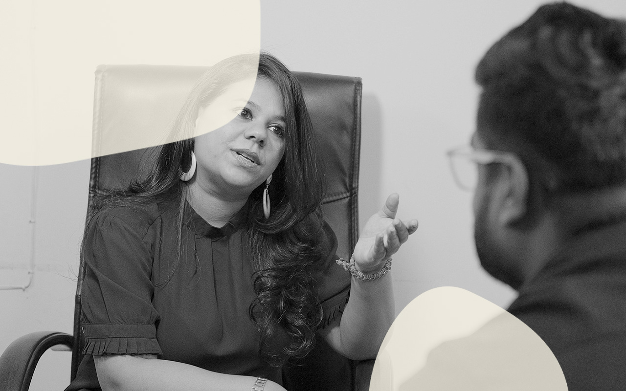 Två personer i ett viktigt samtal