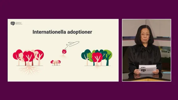 En kvinna som står framför ett bord och presenterar en Power point.