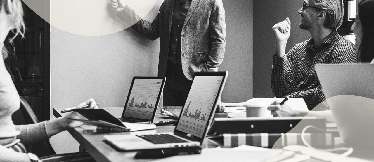 Bild på mötessituation och texten Avdelningschef