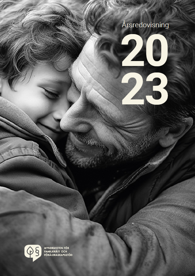 Förstasidan på 2023 års årsredovisning. En närbild på en pappa som leende kramar sitt barn 